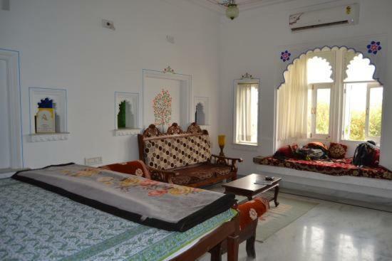 Hotel Aravali View Palace อุเดเปอร์ ภายนอก รูปภาพ